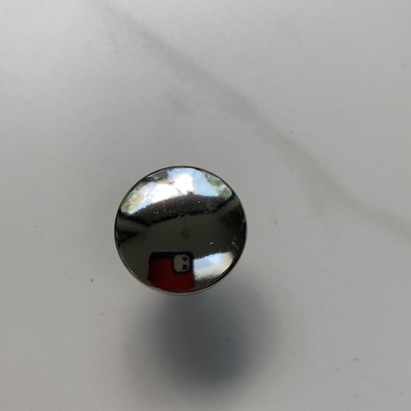 Set of 8 new pulls / knobs - Picture 3 of 5